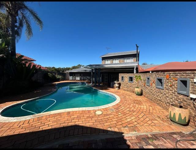 5 BEDROOM HOUSE FOR SALE IN DORINGKLOOF